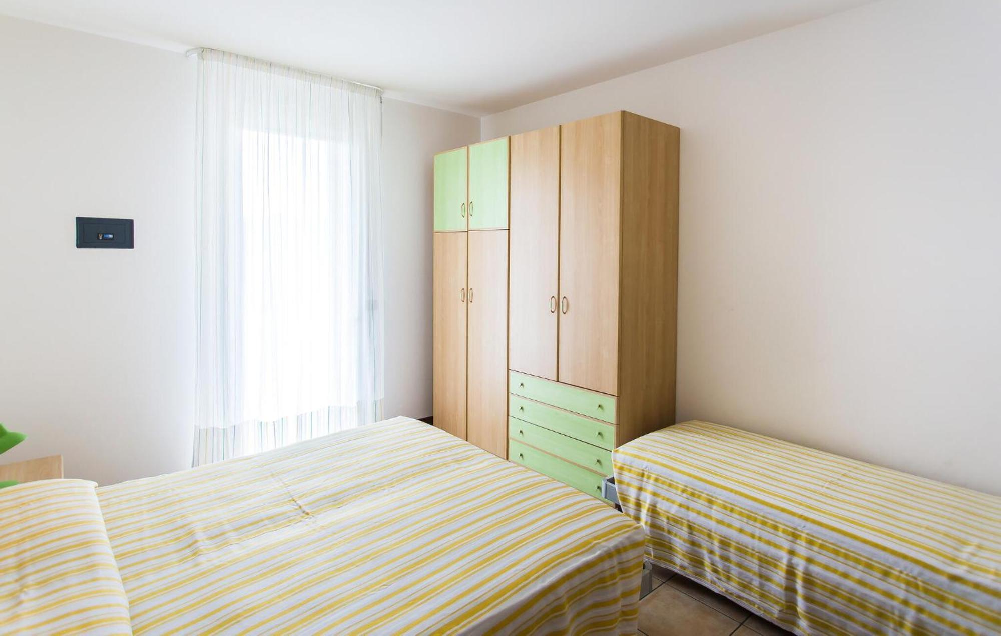 Apartment 1 Bedroom In *